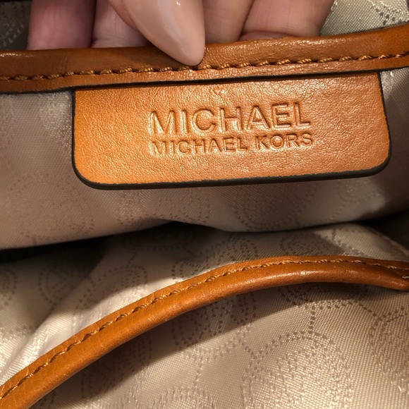 MICHAEL KORS Camden Signature Canvas & Leather Gathered Slouch Handbag - Picture 13 of 16